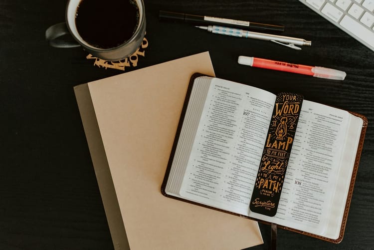 Studium biblijne: W Nim żyjemy, poruszamy się i jesteśmy