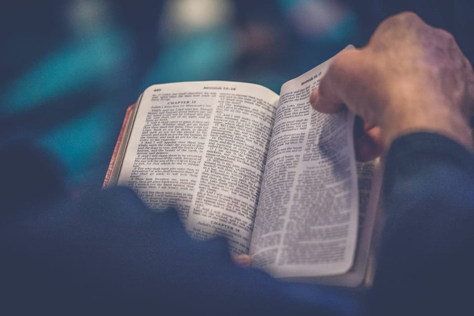Studium Biblii: Przyjmowanie życia bez szemrania